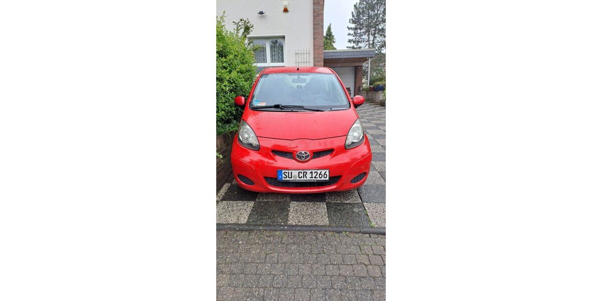 Toyota Aygo (X) 121.000 km 2.999 &euro; Troisdorf 53840