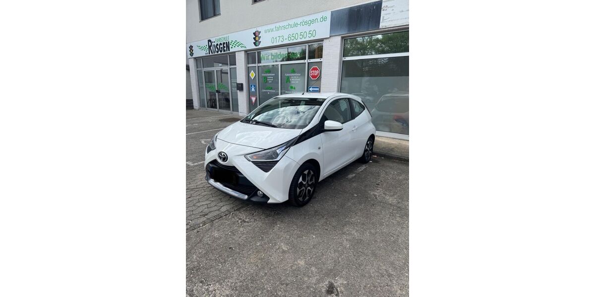 Toyota Aygo (X) 112.380 km 8.000 &euro; Köln 51143