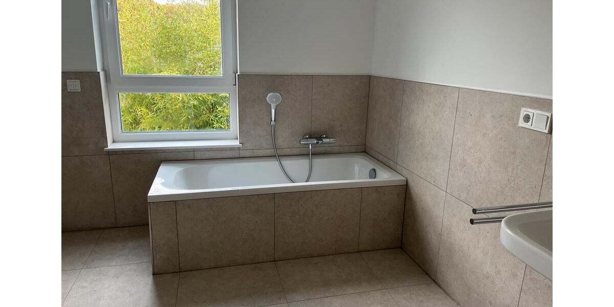 Etagenwohnung Bergisch Gladbach Paffrath - 3 Zimmer, 100 m&sup2;, 1.890&euro; | Angebot:24279132