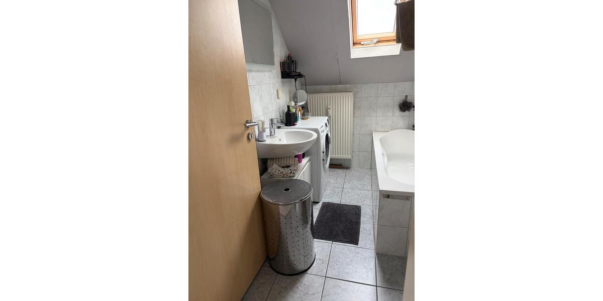Dachgeschoßwohnung Overath - 2 Zimmer, 60 m&sup2;, 719&euro; | Angebot:26462853