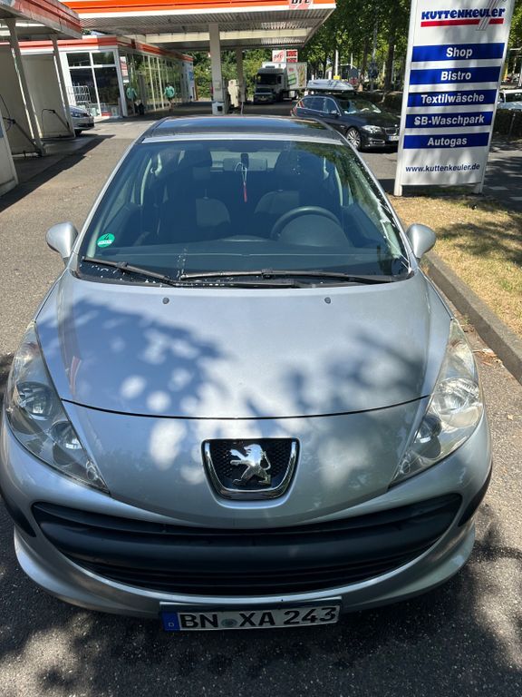 Peugeot 207 152.000 km 1.800 € Bonn 53173