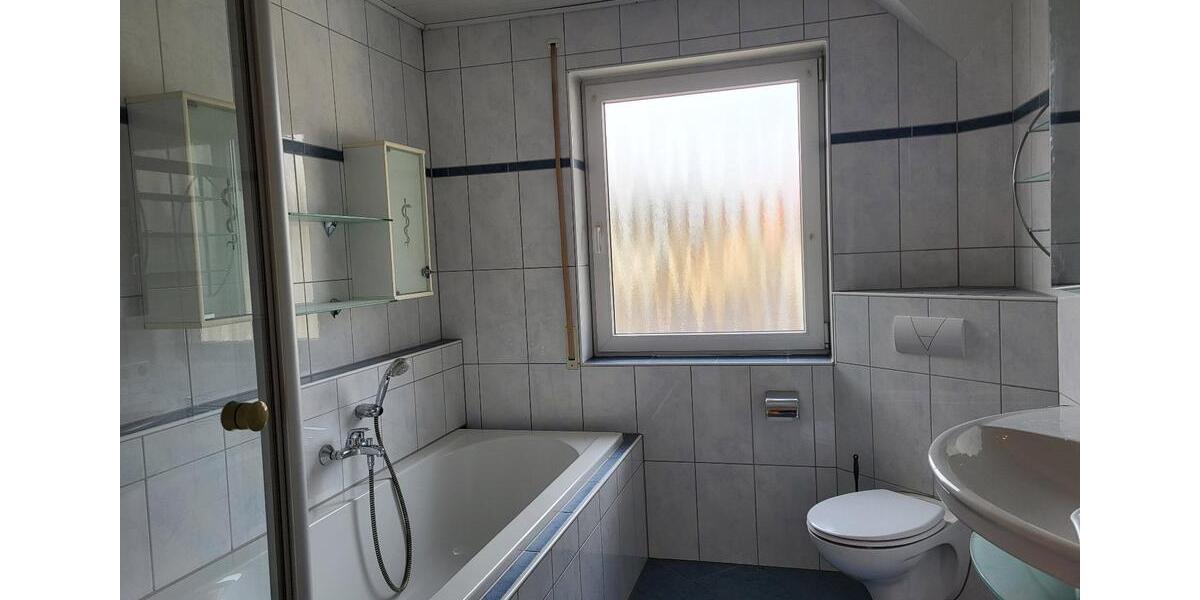 Maisonettenwohnung Overath - 4 Zimmer, 150 m&sup2;, 1.300&euro; | Angebot:25718215