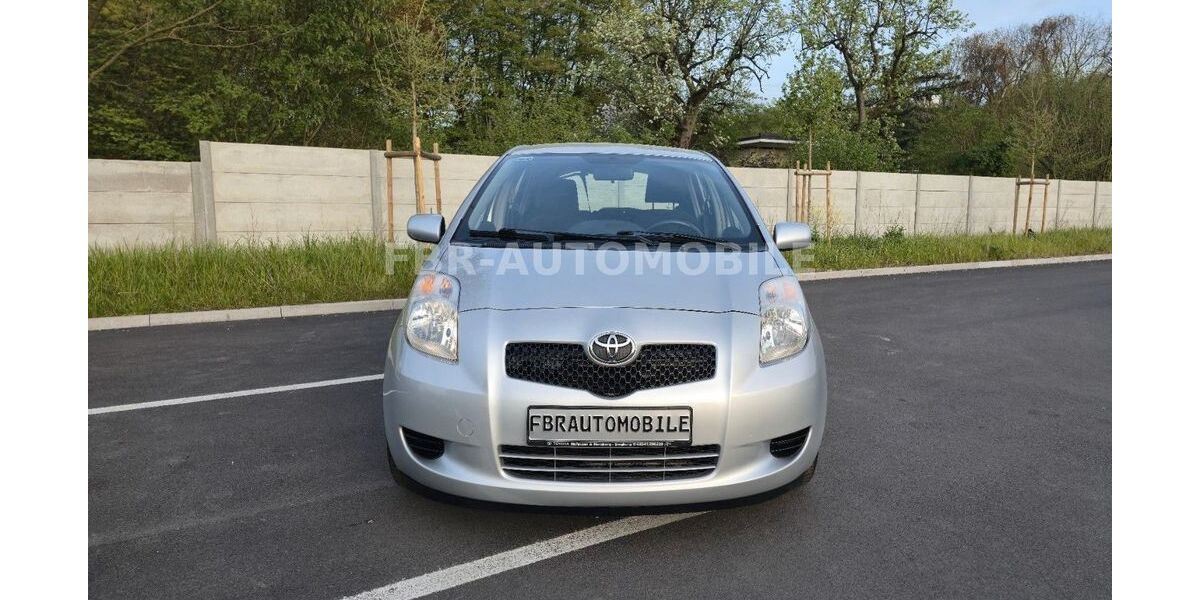 Toyota Yaris 125.510 km 3.899 &euro; BONN 53227