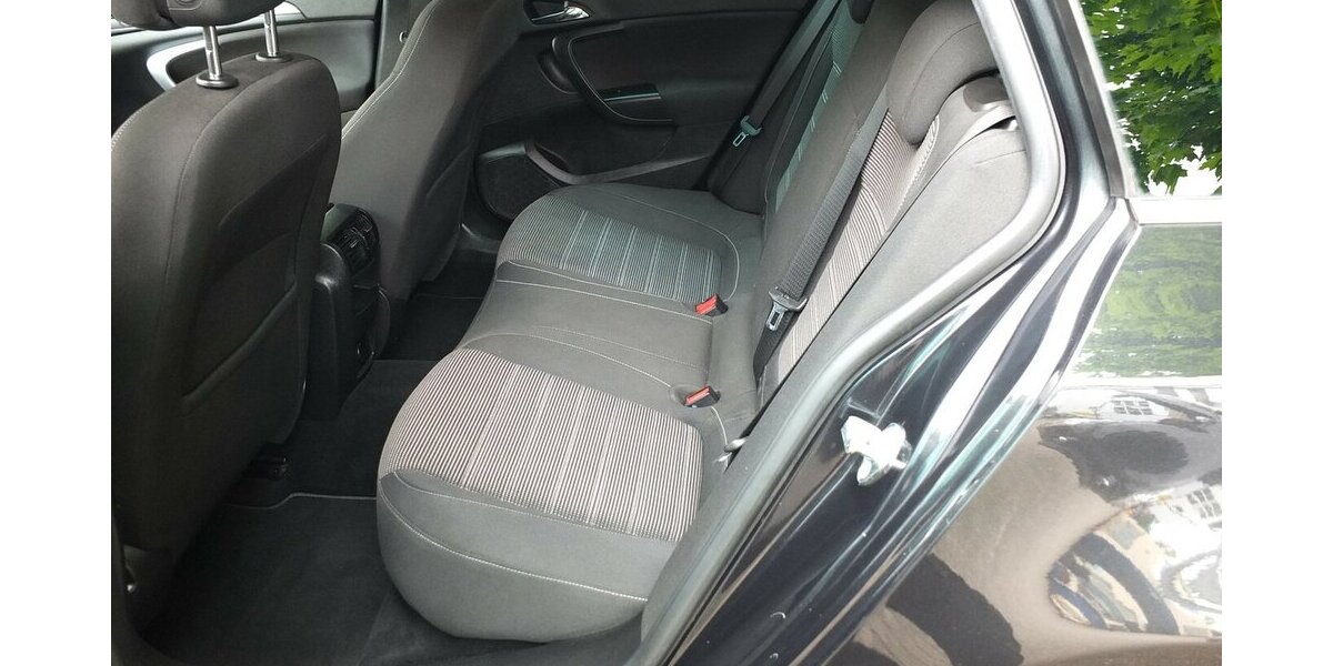 Opel Insignia WM26:EDITION NAVI PARKPILOT/KAMERA 17 Zol 96.093 km 9.698 &euro; Köln 50858