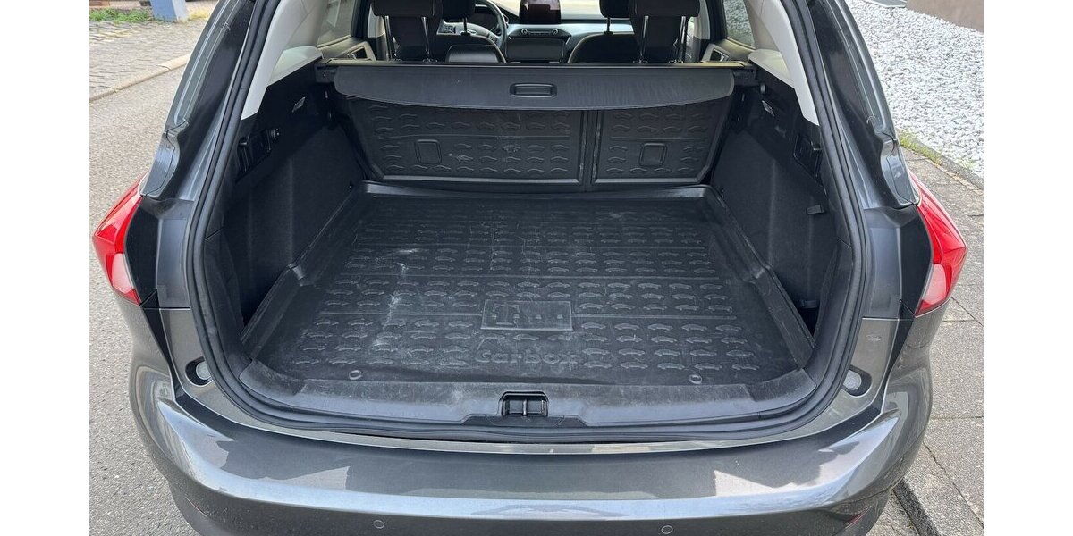 Ford Focus Navi+Temp+Sitzh+Spurh+CarPlay+6xServ+1H+E6 93.000 km 11.500 &euro; Erftstadt 50374