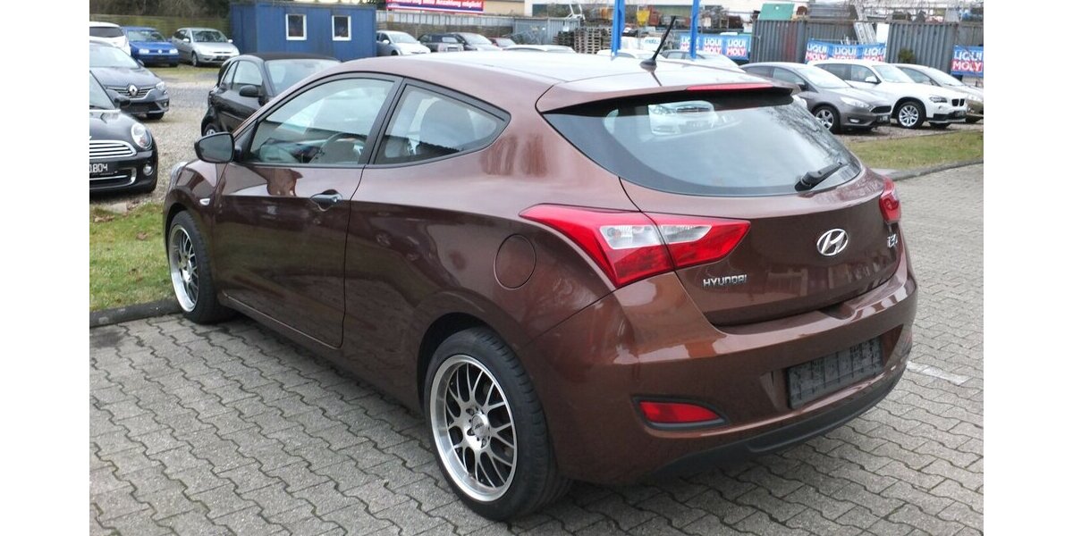 Hyundai i30 KLIMAAUTOMATIK SPORT LMF/BREITREIFEN 117.877 km 7.500 &euro; Köln 50858