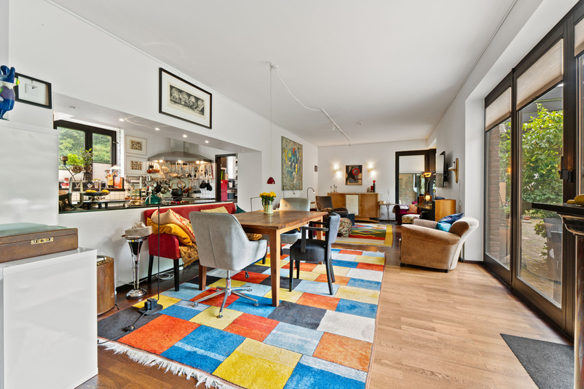 Hochwertiges, flexibel nutzbares Architektenhaus mit EinliegerWohnung und Traumgarten in begehrter Lage von Bonn-Röttgen