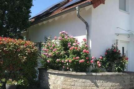 Haus zum Kaufen in Sankt Augustin 725.000 € 214 m²