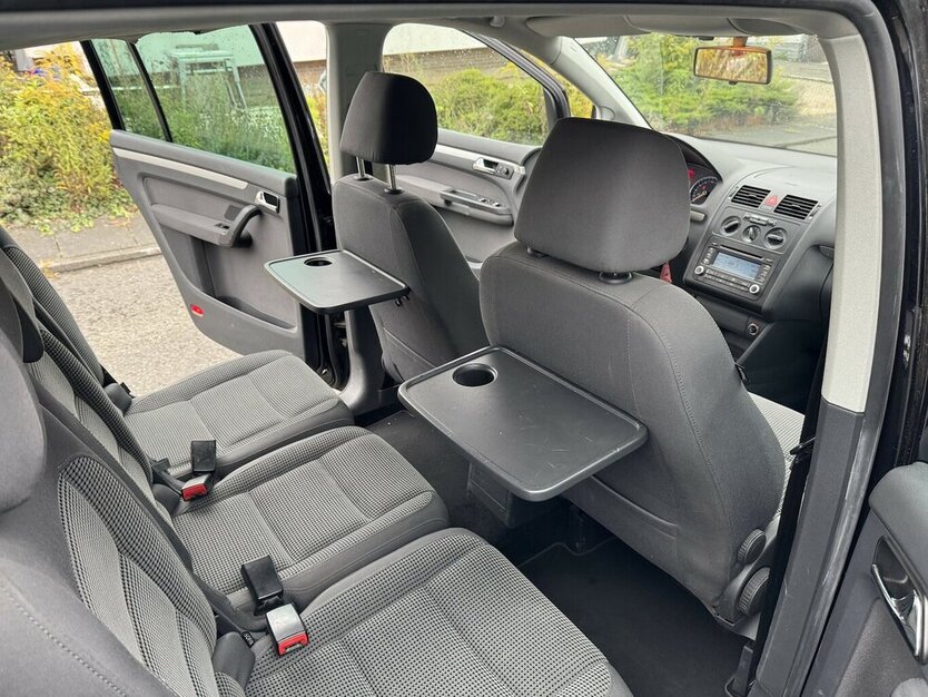 VW Touran 1.6 FSI Highline 7 Sitze SR+WR eGSD DSG ? 213.000 km 1.500 € Erftstadt 50374