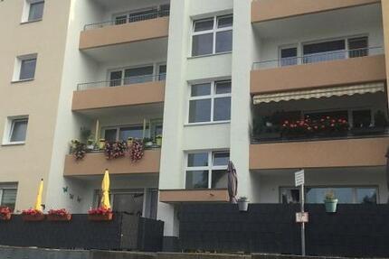 Hier fühlen Sie sich wohl: geräumige 3 Zimmer -Wohnung zimmer