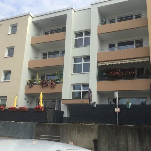 Hier fühlen Sie sich wohl: geräumige 3 Zimmer -Wohnung zimmer