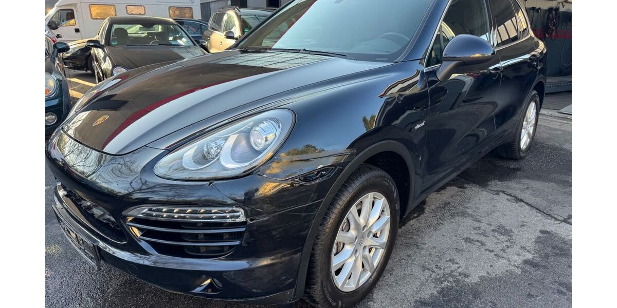 Porsche Cayenne 323.500 km 13.850 &euro; Köln 51107