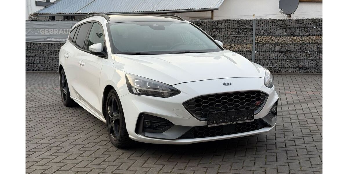 Ford Focus 74.000 km 21.999 &euro; Bad Breisig 53498