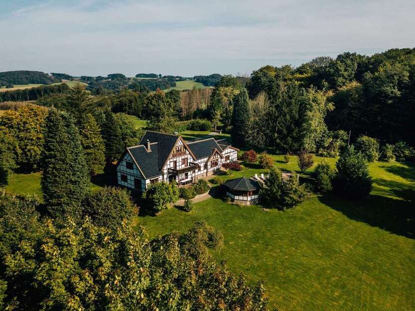 Haus zum Kaufen in Overath 1.950.000 € 260 m²