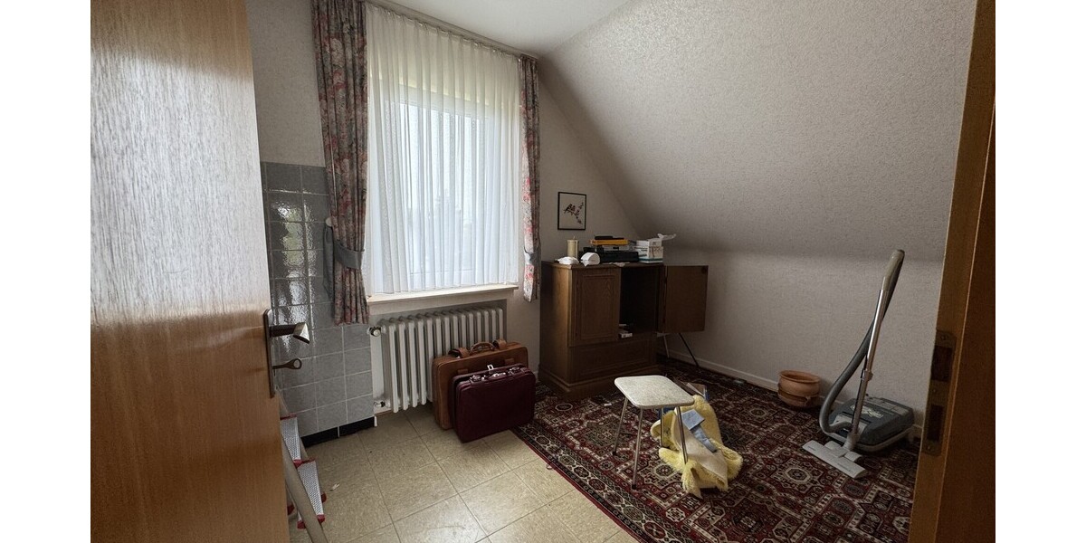 Freistehendes Einfamilienhaus mit großem Grundstück in Ließem - Einfamilienhaus Wachtberg / Ließem Ließem | Angebot:24713302