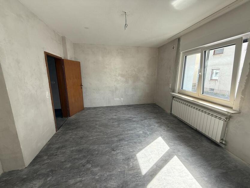 Moderne Doppelhaushälfte mit 3 Etagen zu vermieten Maximal 5 p