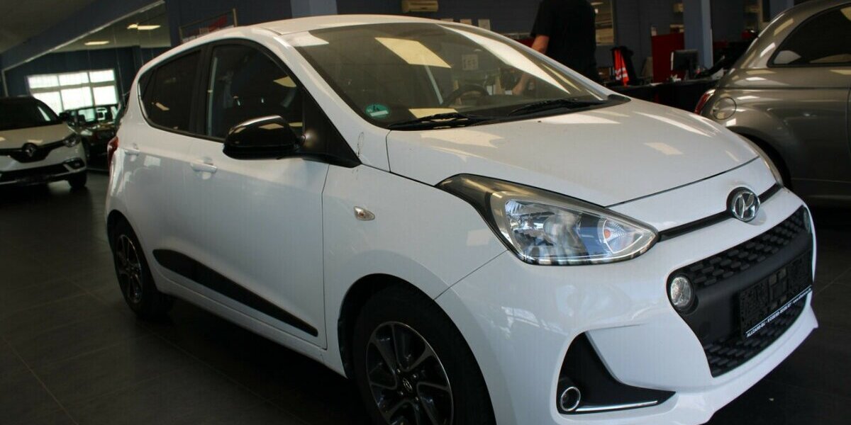 Hyundai i10 1.0 Passion 33.820 km 10.980 &euro; Euskirchen 53881