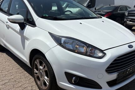 Ford Fiesta 57.960 km 4.950 &euro; Bornheim 53332