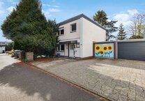 Reihenendhaus in Rodenkirchen auf großzügigem Grundstück mit Entwicklungs-Potenzial