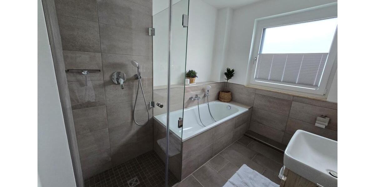 Reihenhaus Köln Porz - 5 Zimmer, 143 m&sup2;, 2.600&euro; | Angebot:26449177