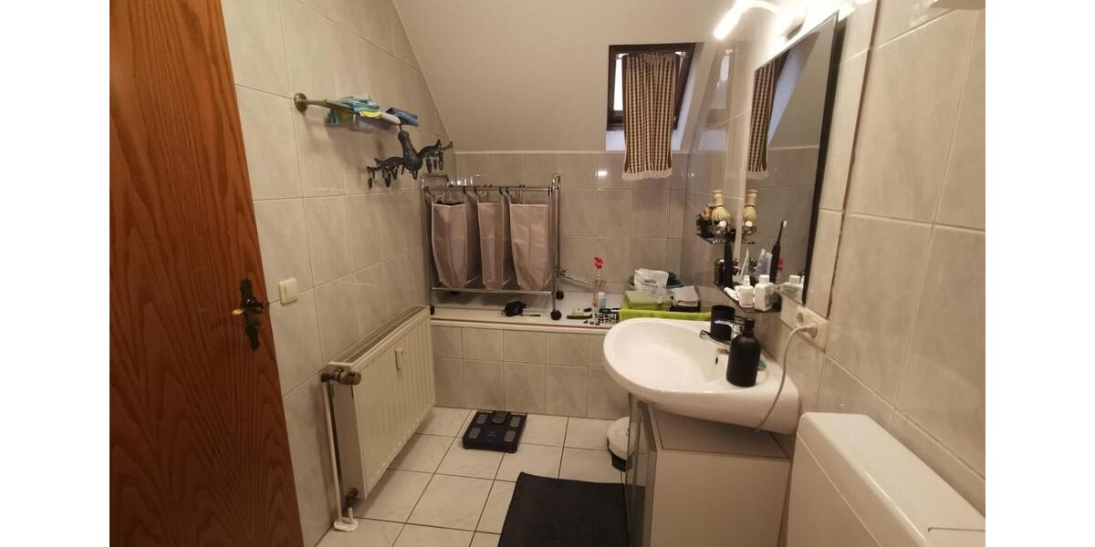 Dachgeschoßwohnung Niederkassel - 2 Zimmer, 70 m&sup2;, 850&euro; | Angebot:24569406