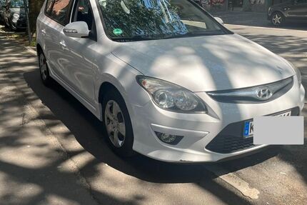 Hyundai i30 235.300 km 2.450 &euro; Köln 50670