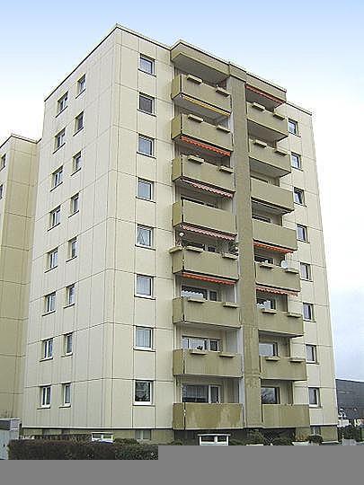 Exklusive, modernisierte 3-Zimmer-Wohnung mit Balkon und Schwimmbad in Sankt Augustin