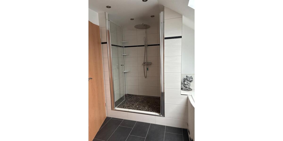 Dachgeschoßwohnung Wesseling - 3.5 Zimmer, 99 m&sup2;, 265.000&euro; | Angebot:24802168