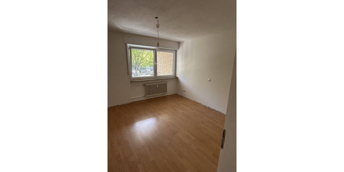 Etagenwohnung Bonn Tannenbusch - 3 Zimmer, 82 m&sup2;, 375&euro; | Angebot:26424380
