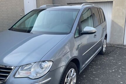 VW Touran 244.100 km 2.500 &euro; Köln 51105