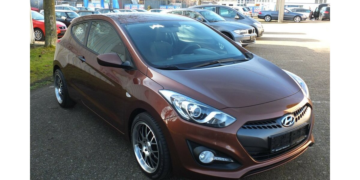 Hyundai i30 KLIMAAUTOMATIK SPORT LMF/BREITREIFEN 117.877 km 7.500 &euro; Köln 50858