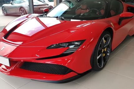 Ferrari SF90 8.000 km 367.000 &euro; Köln 50858