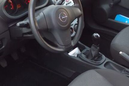 Opel Corsa 65.266 km 4.300 &euro; Köln 51109
