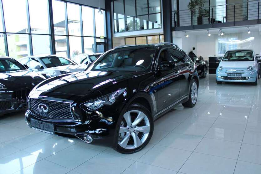 INFINITI QX70 39.921 km 26.600 € Brühl 50321