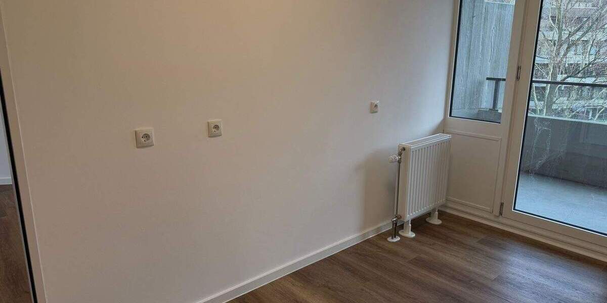 Etagenwohnung Köln Westhoven - 3 Zimmer, 96 m&sup2;, 1.400&euro; | Angebot:24702074