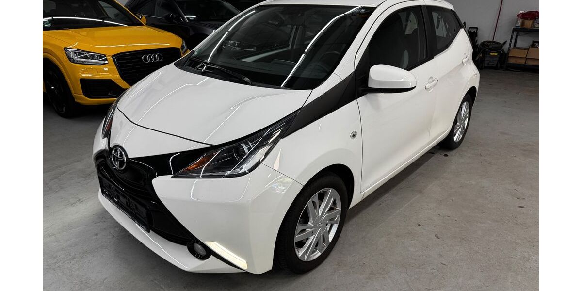 Toyota Aygo (X) 88.000 km 6.890 &euro; Much 53804