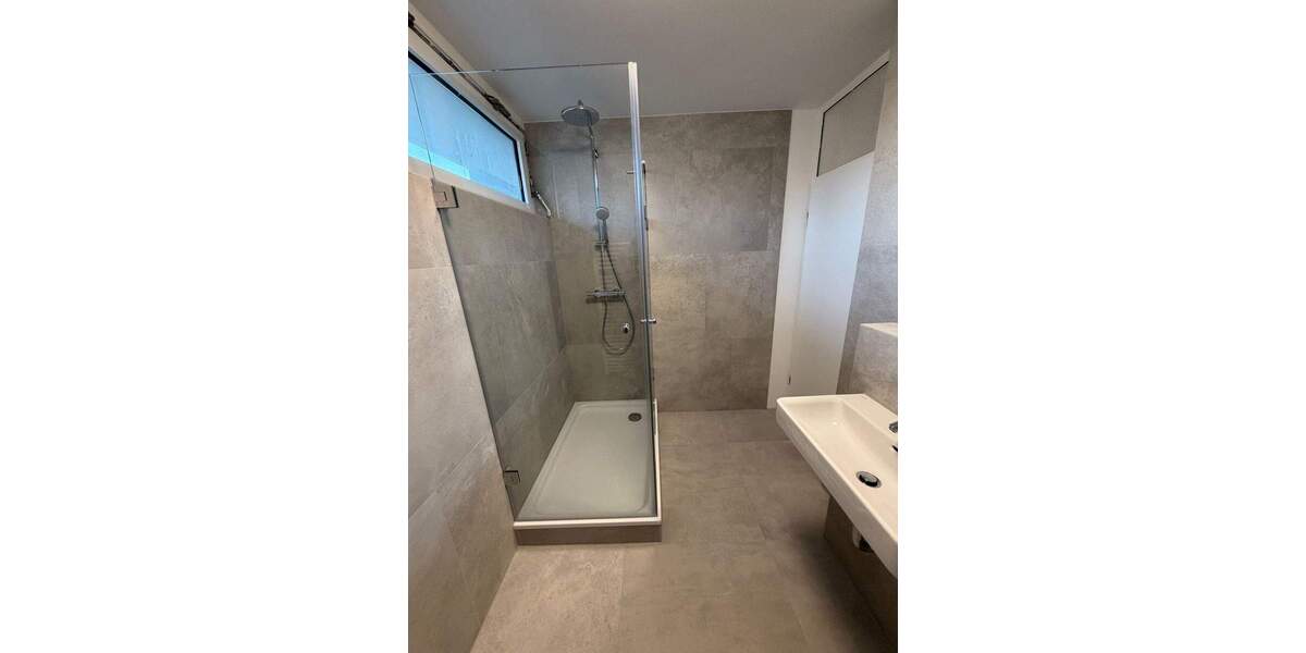 Etagenwohnung Köln Westhoven - 3 Zimmer, 96 m&sup2;, 1.400&euro; | Angebot:24702074