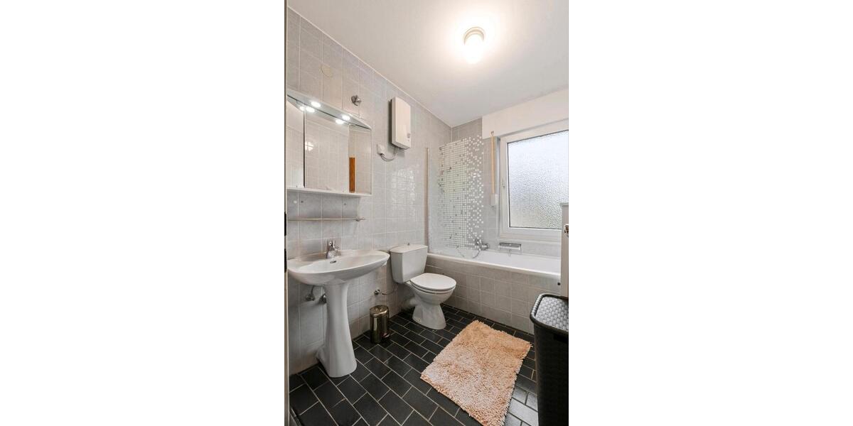 Dachgeschoßwohnung Bonn Gielgen - 2 Zimmer, 48 m&sup2;, 650&euro; | Angebot:26414702