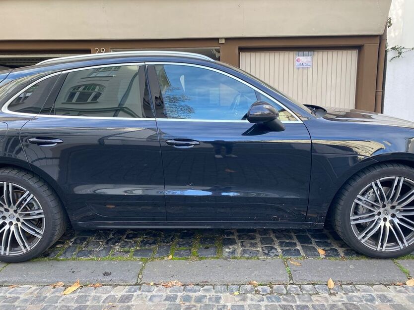 Porsche Macan 182.000 km 29.900 € Bonn 53116
