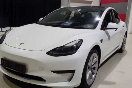 Tesla Model 3 57.835 km 33.800 € Hennef 53773