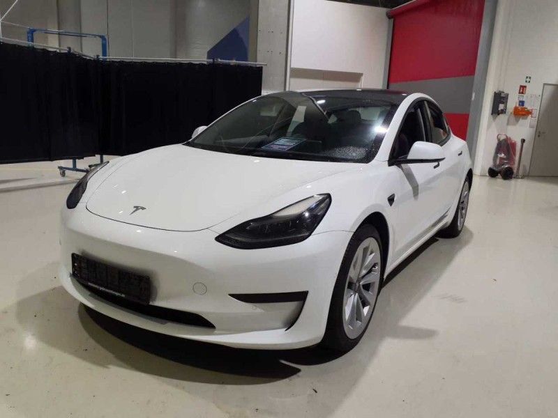 Tesla Model 3 57.835 km 33.800 € Hennef 53773