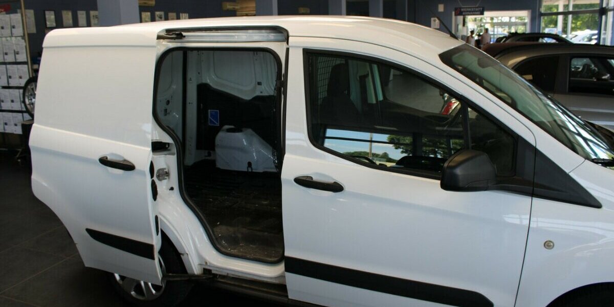 Ford Transit Courier 99.567 km 7.980 &euro; Euskirchen 53881