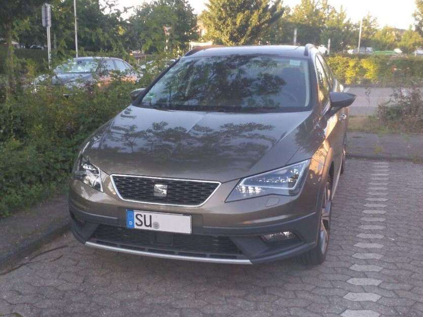 Seat Leon 82.000 km 13.500 € Siegburg 53721