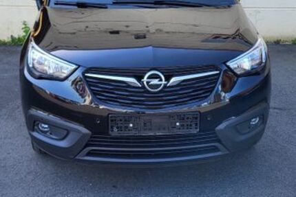 Opel Crossland (X) 84.000 km 11.500 &euro; Vettelschoß 53560