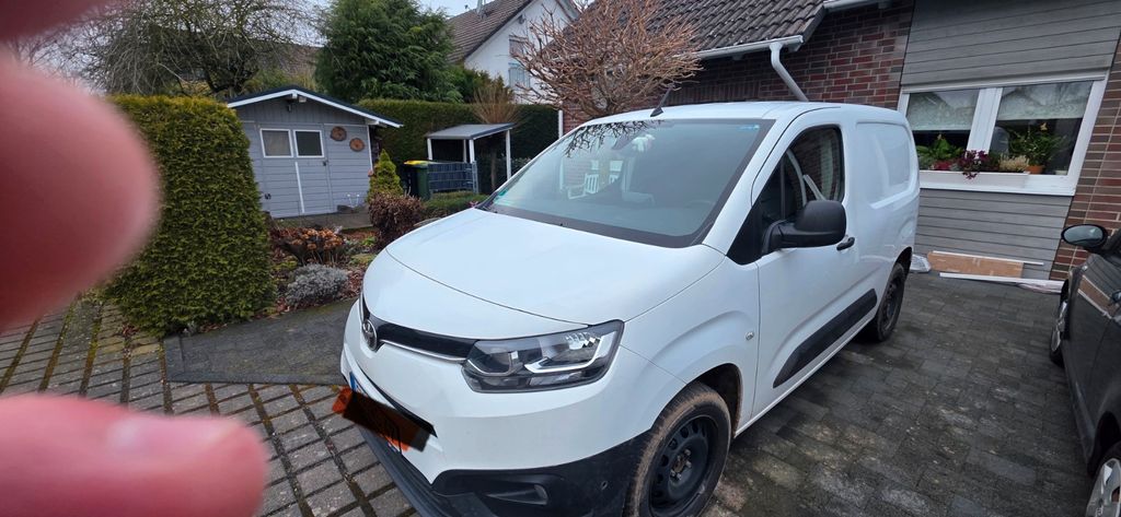 Toyota Proace City 88.000 km 14.900 &euro; Wachtberg 53343