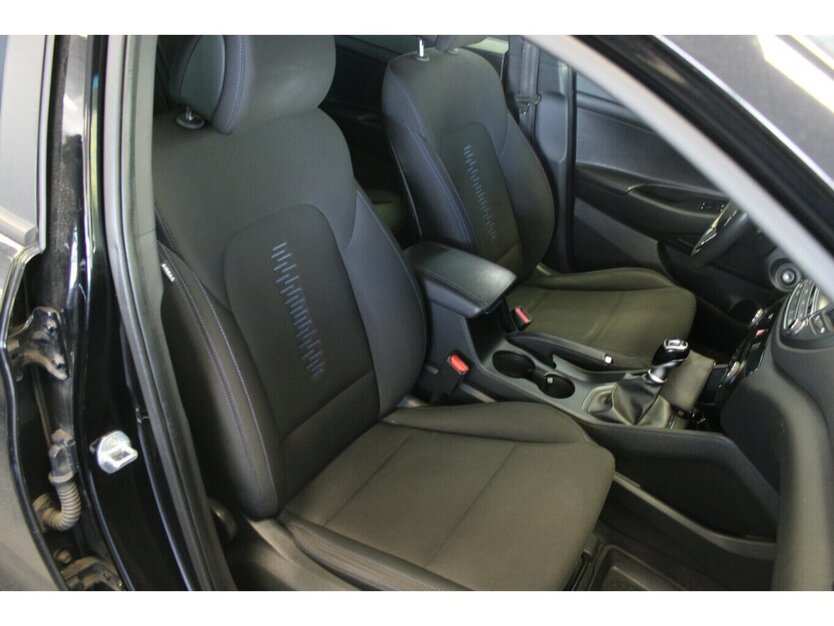 Hyundai Tucson blue 1.6 GDI 2WD Passion - AHK - 122.940 km 12.980 € Euskirchen 53881