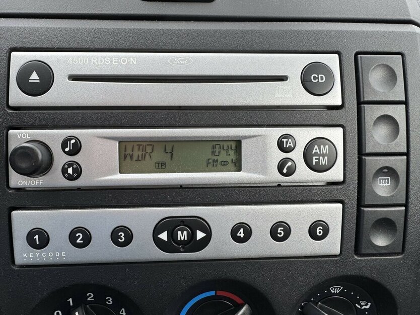 Fiesta Viva X Klima ZV el.FH 1.Hand 78.500 km !!