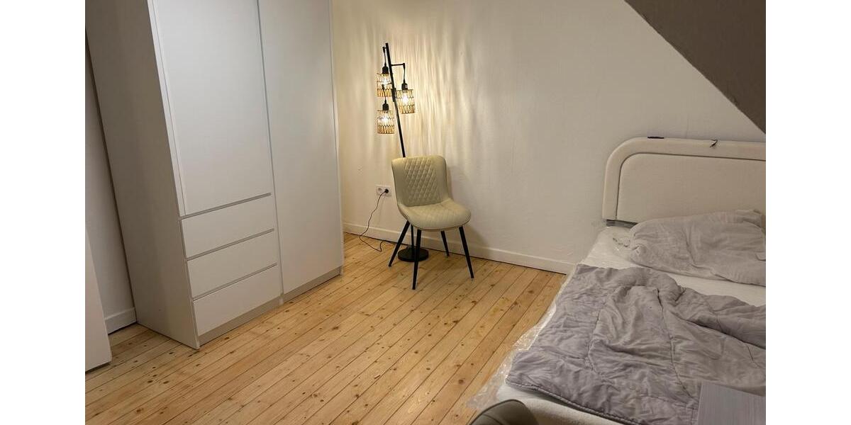 Dachgeschoßwohnung Bonn Hardtberg - 1 Zimmer, 14 m&sup2;, 500&euro; | Angebot:24663539