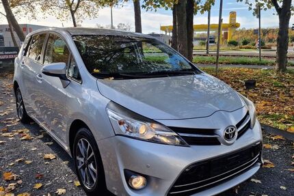 Toyota Verso 70.000 km 12.999 € Köln 51107