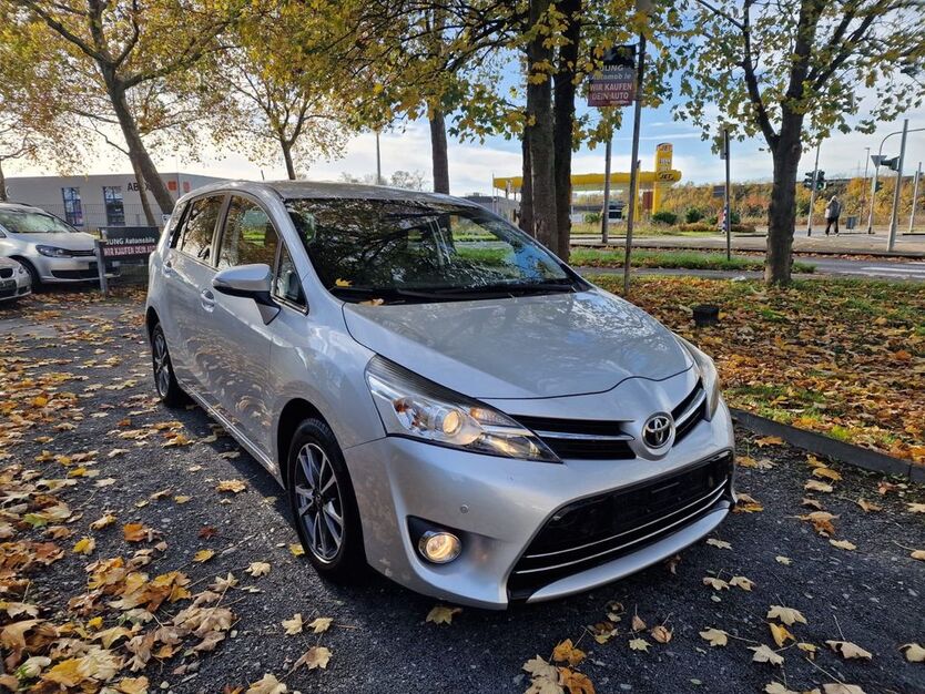 Toyota Verso 70.000 km 12.999 € Köln 51107